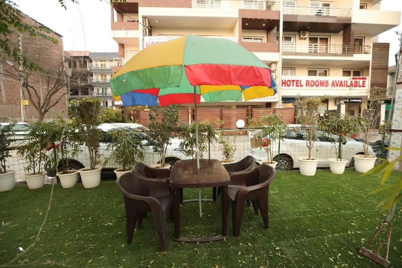 Hotel Starex Opp. Artemis Hospital image