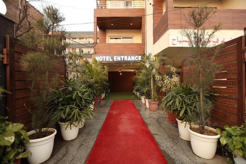 Hotel Starex Opp. Artemis Hospital image