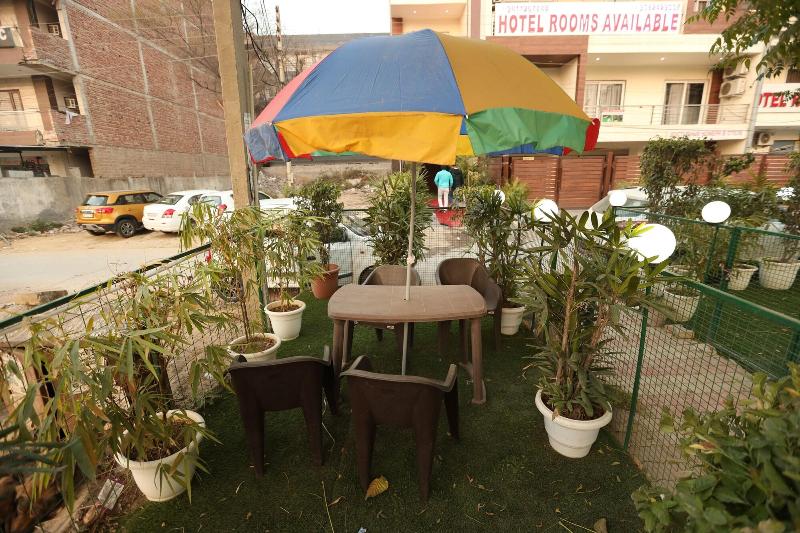 Hotel Starex Opp. Artemis Hospital image
