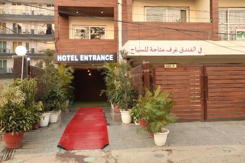 Hotel Starex Opp. Artemis Hospital image