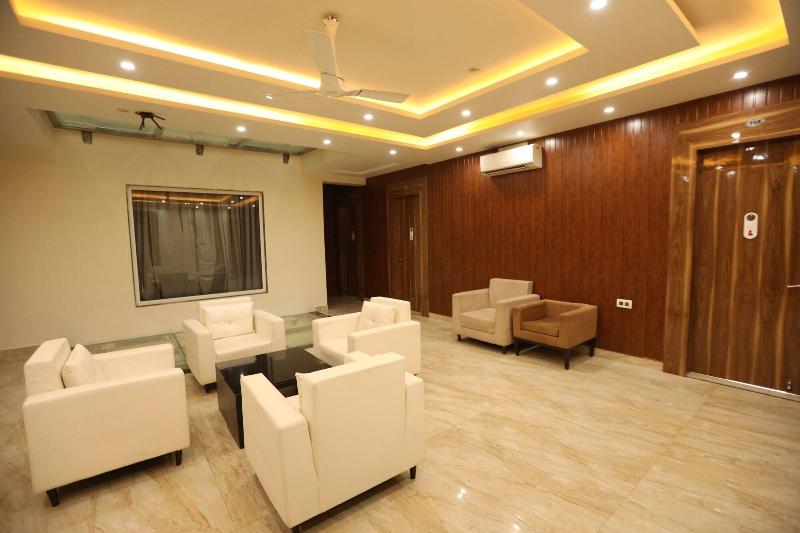 Hotel Starex Opp. Artemis Hospital image