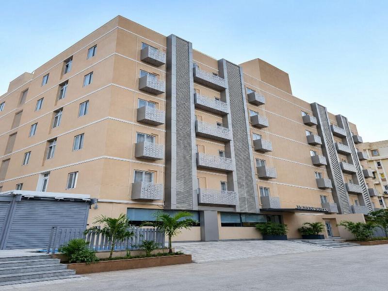 Eminent Suites & Apartments — general view