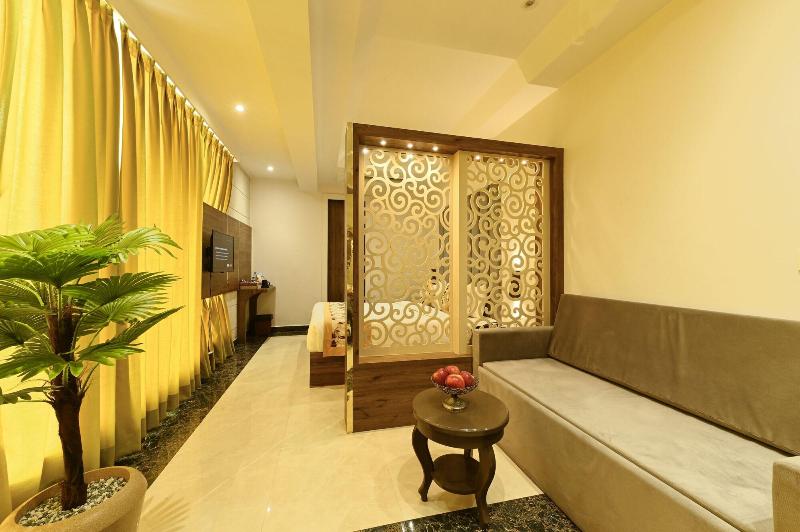 Avalon Palms Agra image