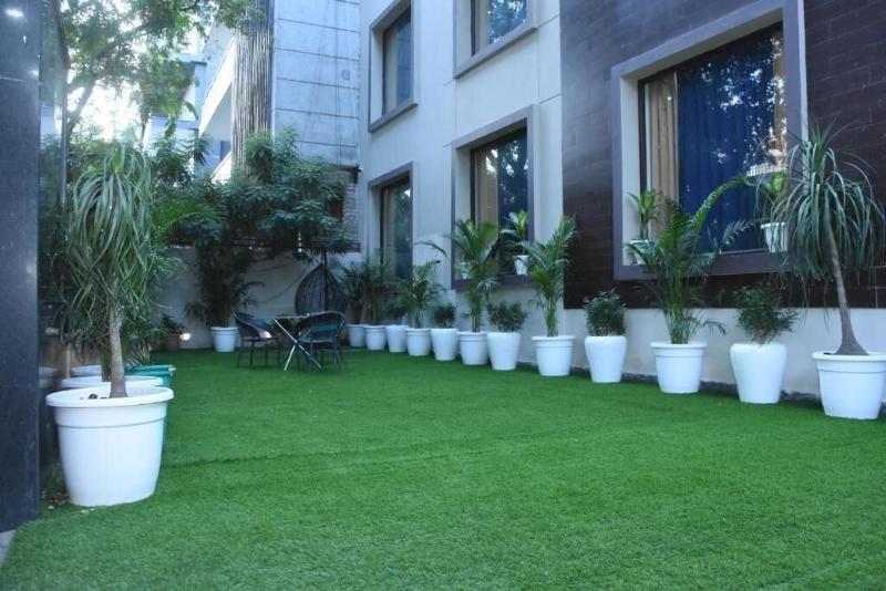 Posh Garden Inn image