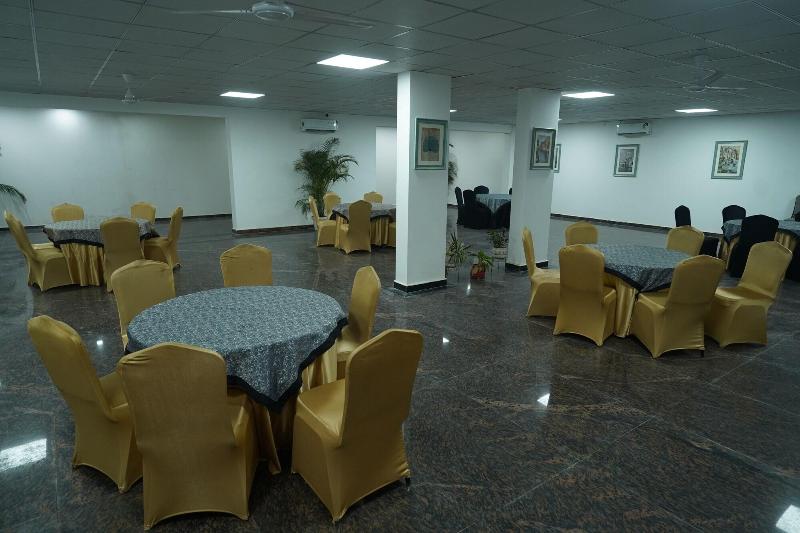 Posh Garden Inn image
