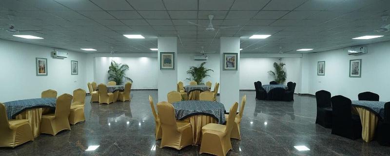 Posh Garden Inn image