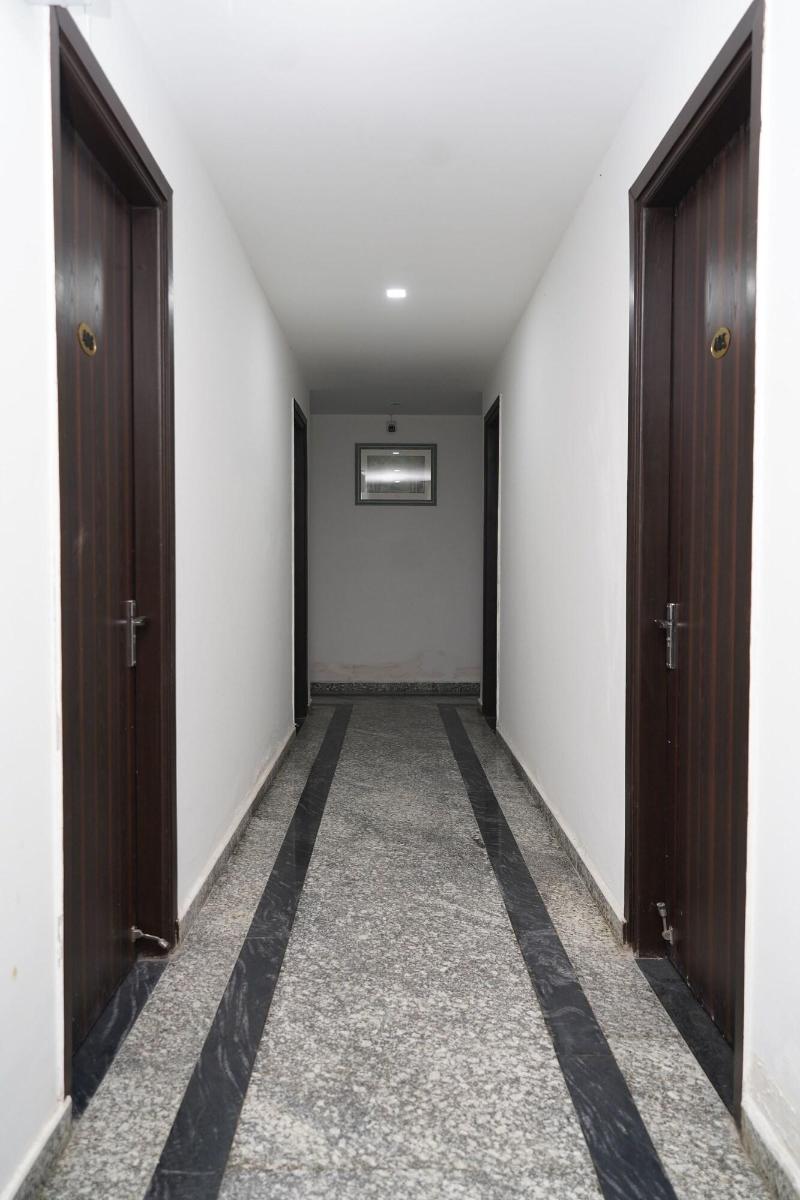 Posh Garden Inn image