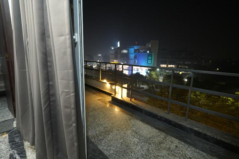 Posh Garden Inn image