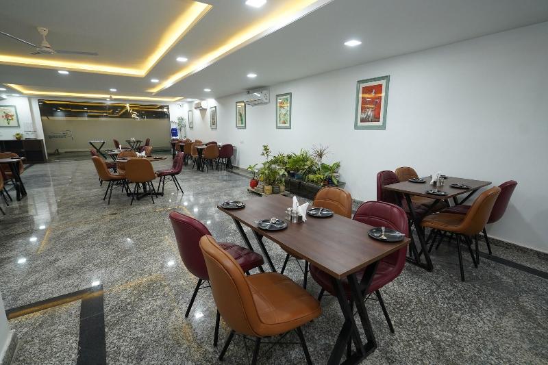 Posh Garden Inn image