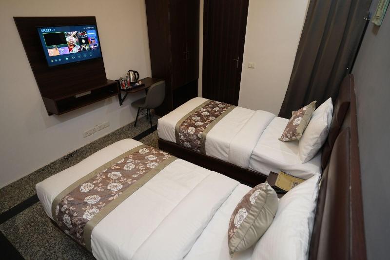 Posh Garden Inn image
