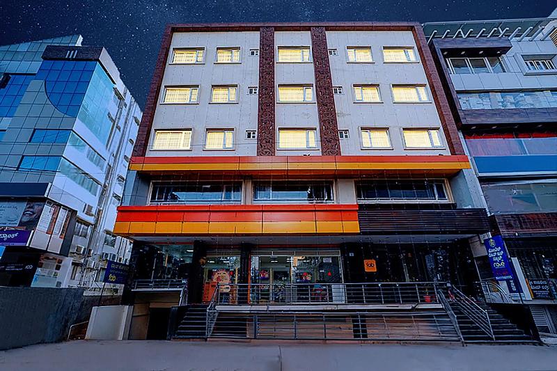 Fabhotel Rove Inn & Suites image