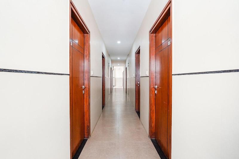 Fabhotel Rove Inn & Suites image