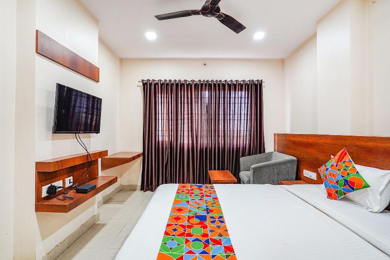 Fabhotel Rove Inn & Suites image