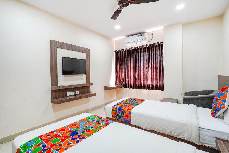 Fabhotel Rove Inn & Suites image