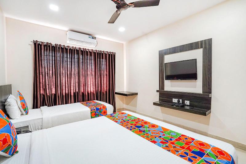 Fabhotel Rove Inn & Suites image