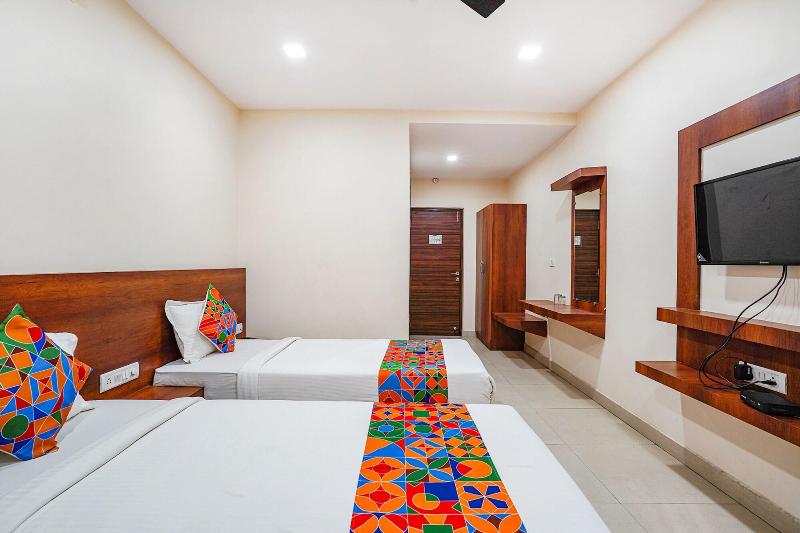 Fabhotel Rove Inn & Suites image