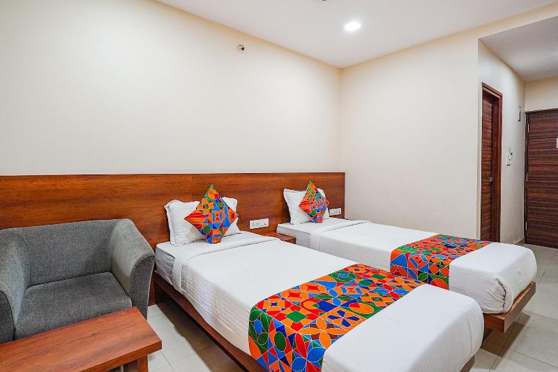 Fabhotel Rove Inn & Suites image