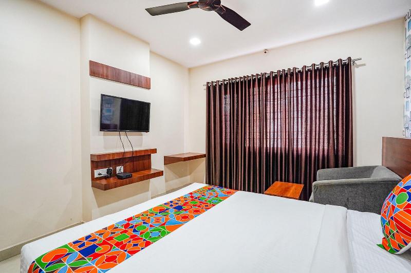 Fabhotel Rove Inn & Suites image