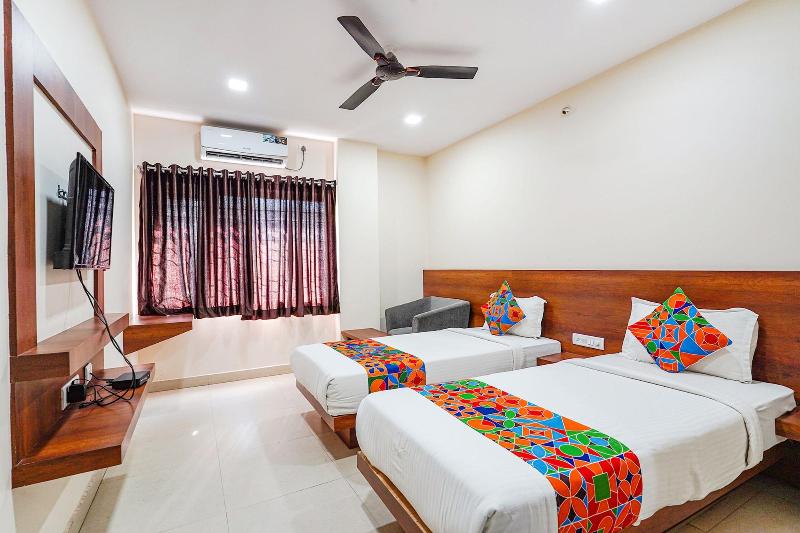 Fabhotel Rove Inn & Suites image