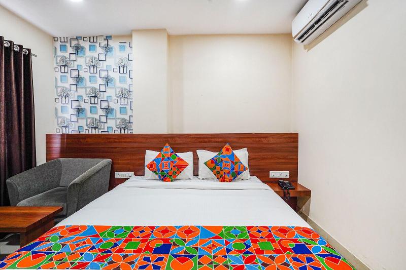 Fabhotel Rove Inn & Suites image