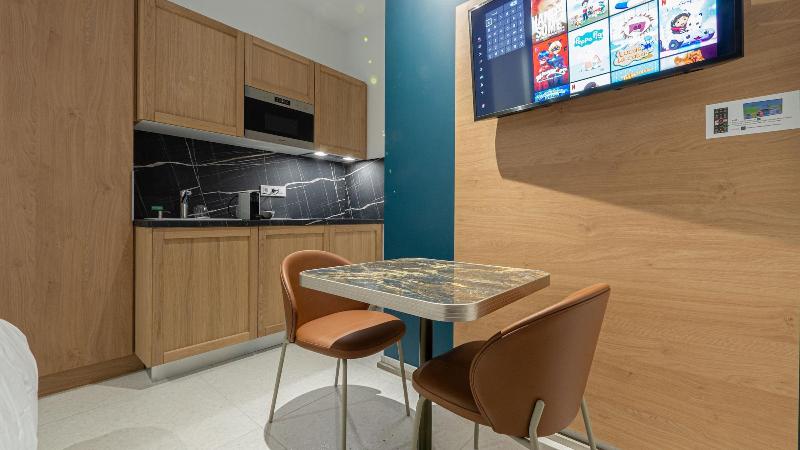Corner Set image