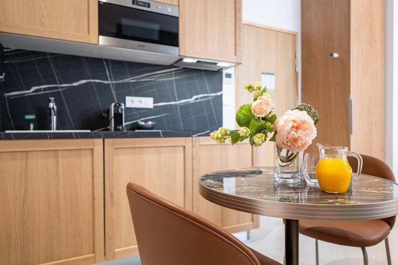 Corner Set image
