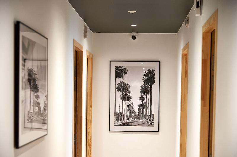 Corner Set image