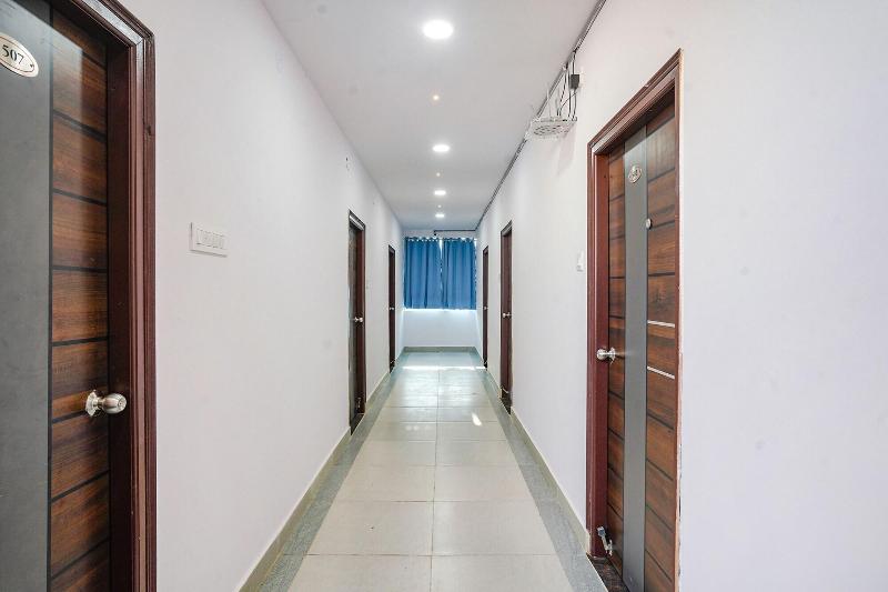 Fabhotel Grand Broholic