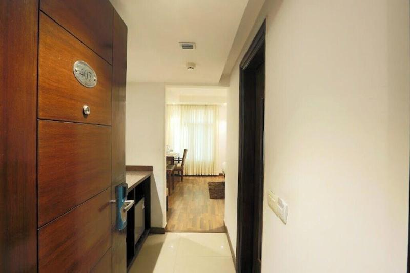 Hotel Arch Inn image