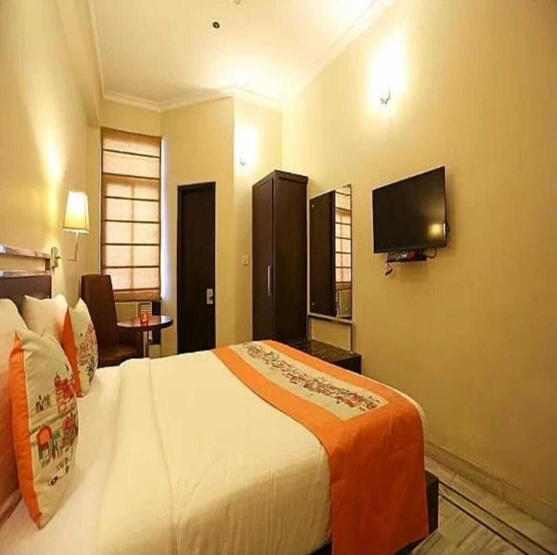 Hotel Arch Inn image