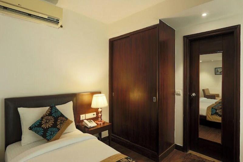 Hotel Arch Inn image
