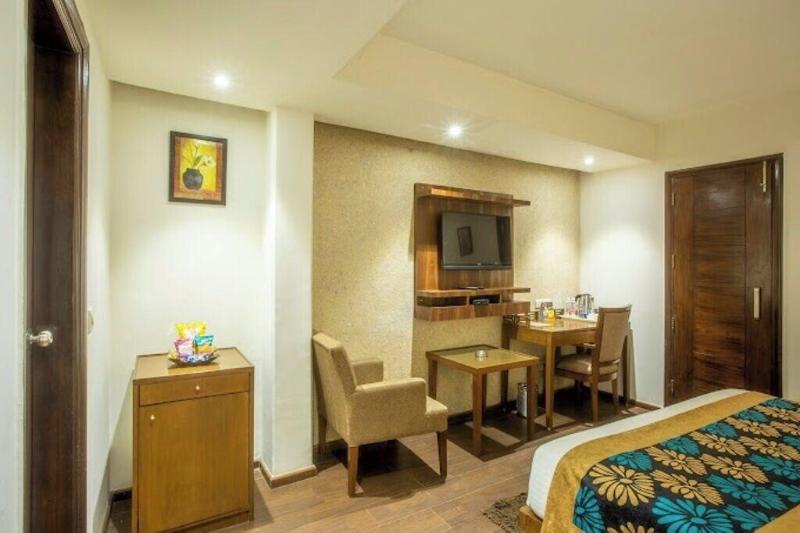 Hotel Arch Inn image