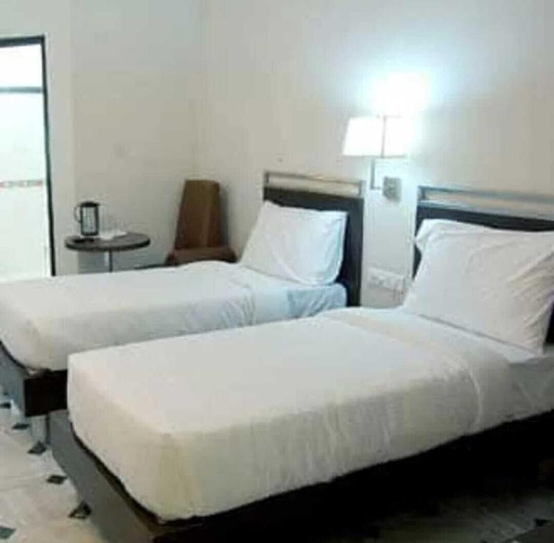 Hotel Arch Inn image