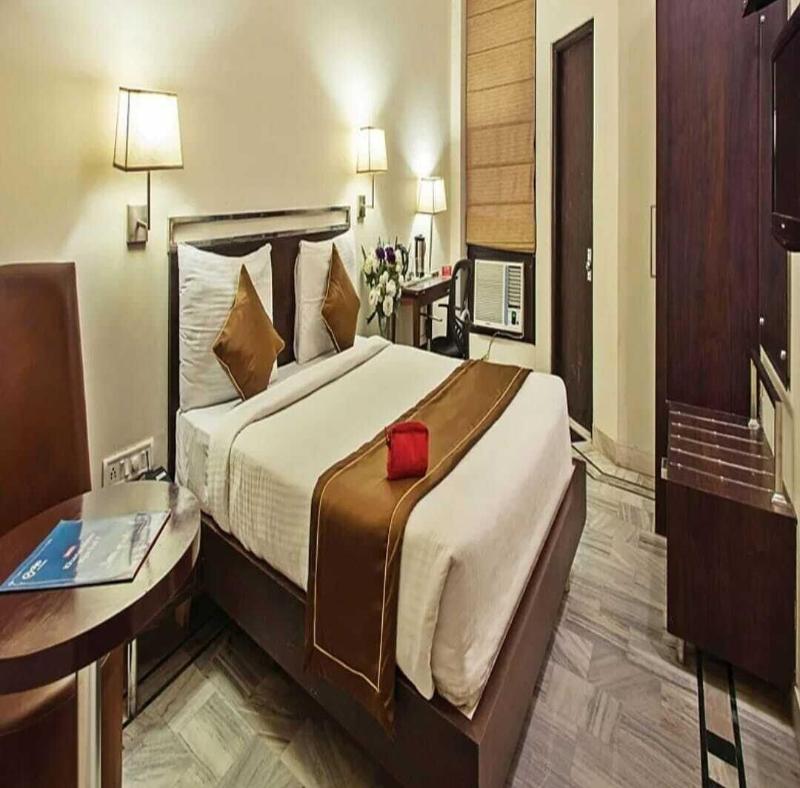 Hotel Arch Inn image