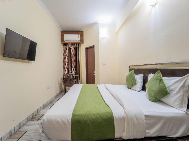 Hotel Arch Inn image
