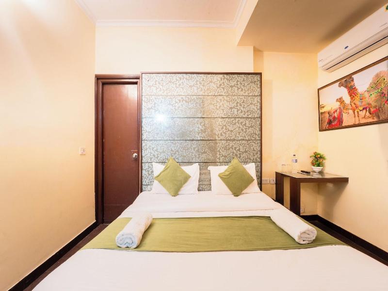 Hotel Arch Inn image