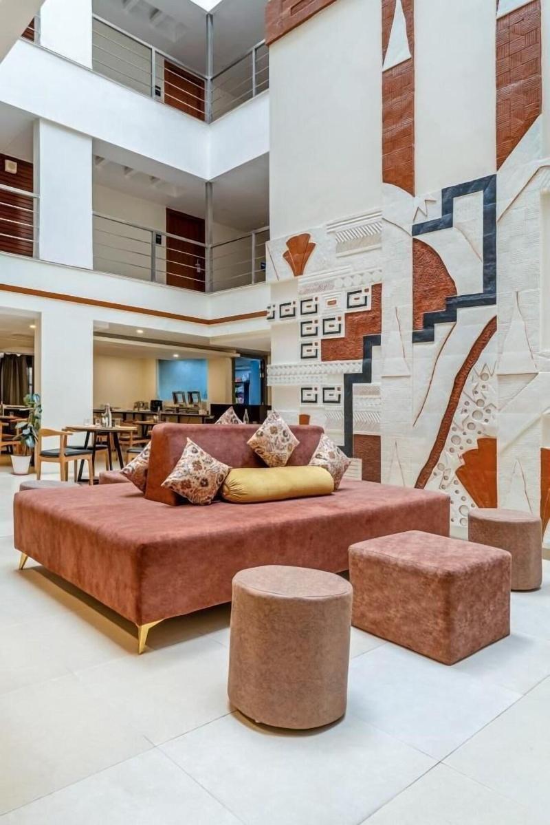 Monday Hotels Hitec City image