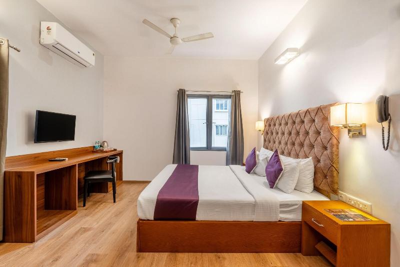 Monday Hotels Hitec City image