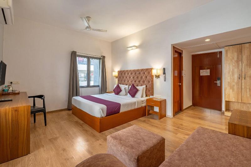 Monday Hotels Hitec City image