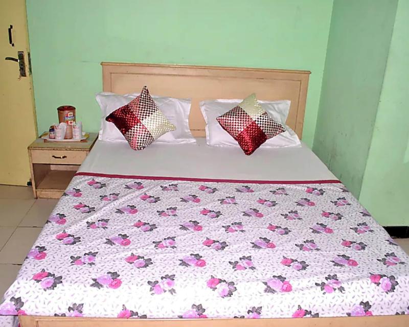 Goroomgo Viren Plaza Agra image