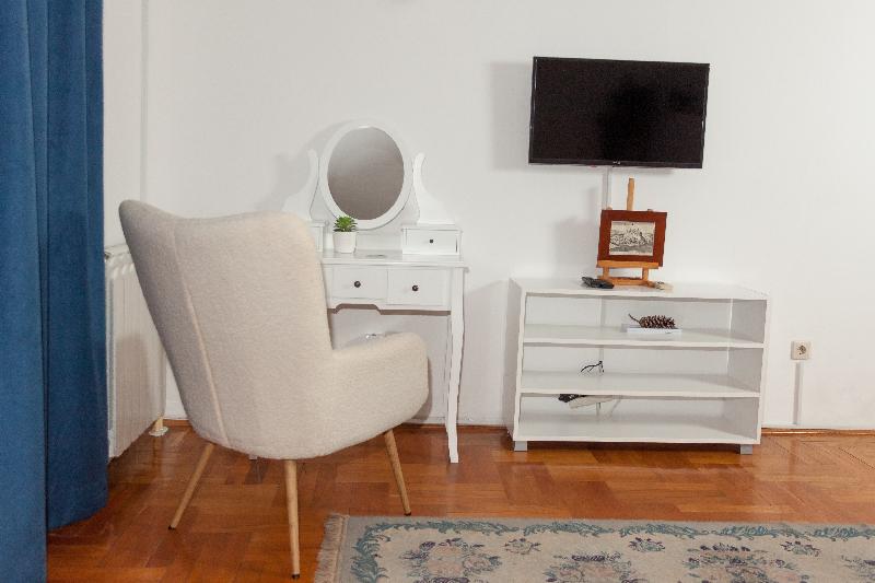 Red Clay Spa Apartments image