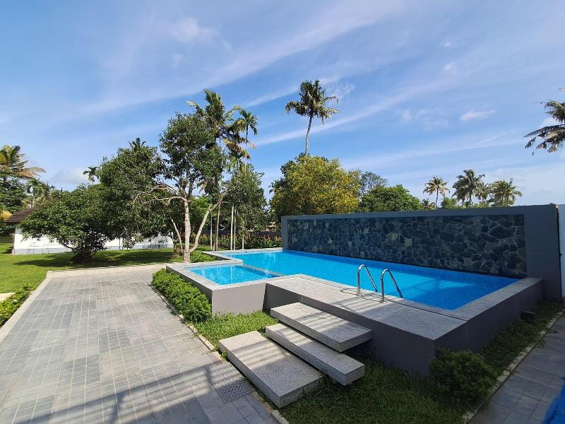 Palmgrove Lake Resort image