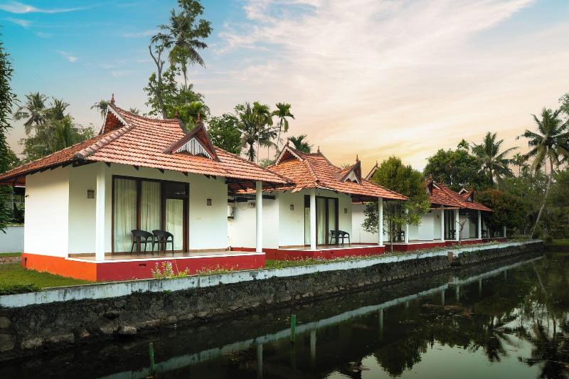 Palmgrove Lake Resort image