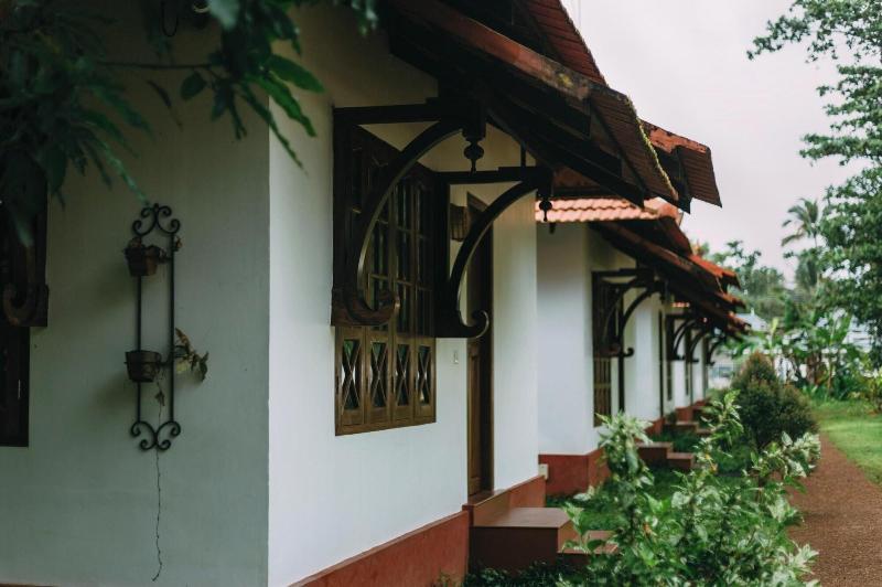 Palmgrove Lake Resort image