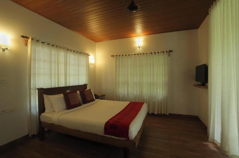 Palmgrove Lake Resort image