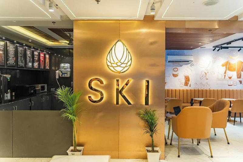 Ski Hotels And Resorts image