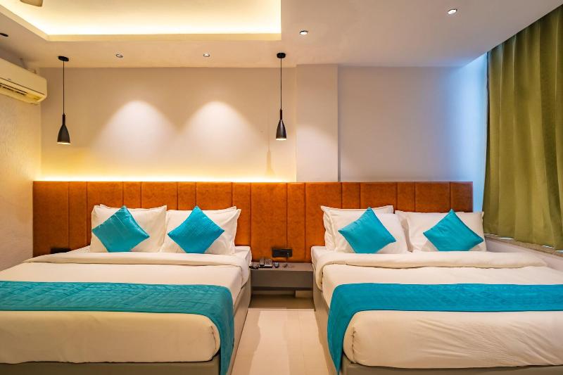 Ski Hotels And Resorts image