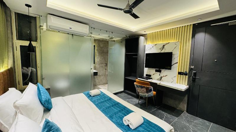 Ski Hotels And Resorts image