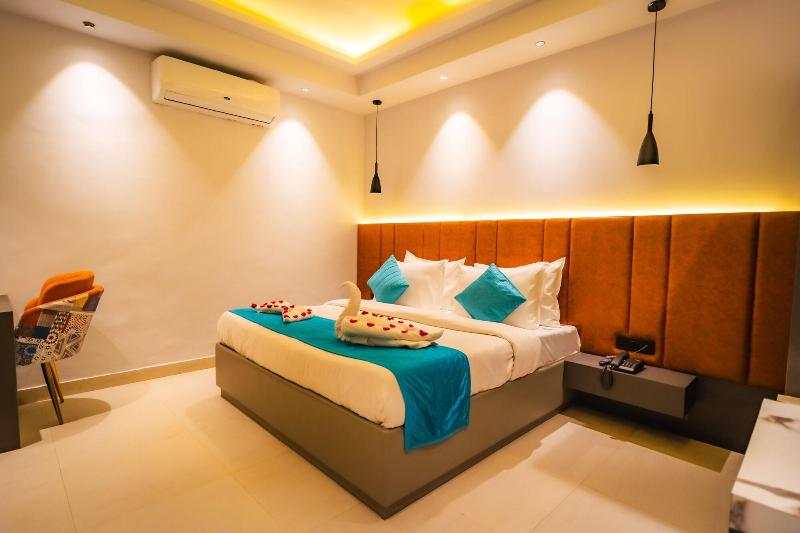 Ski Hotels And Resorts image