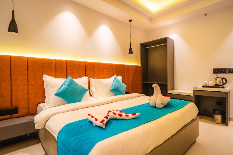 Ski Hotels And Resorts image